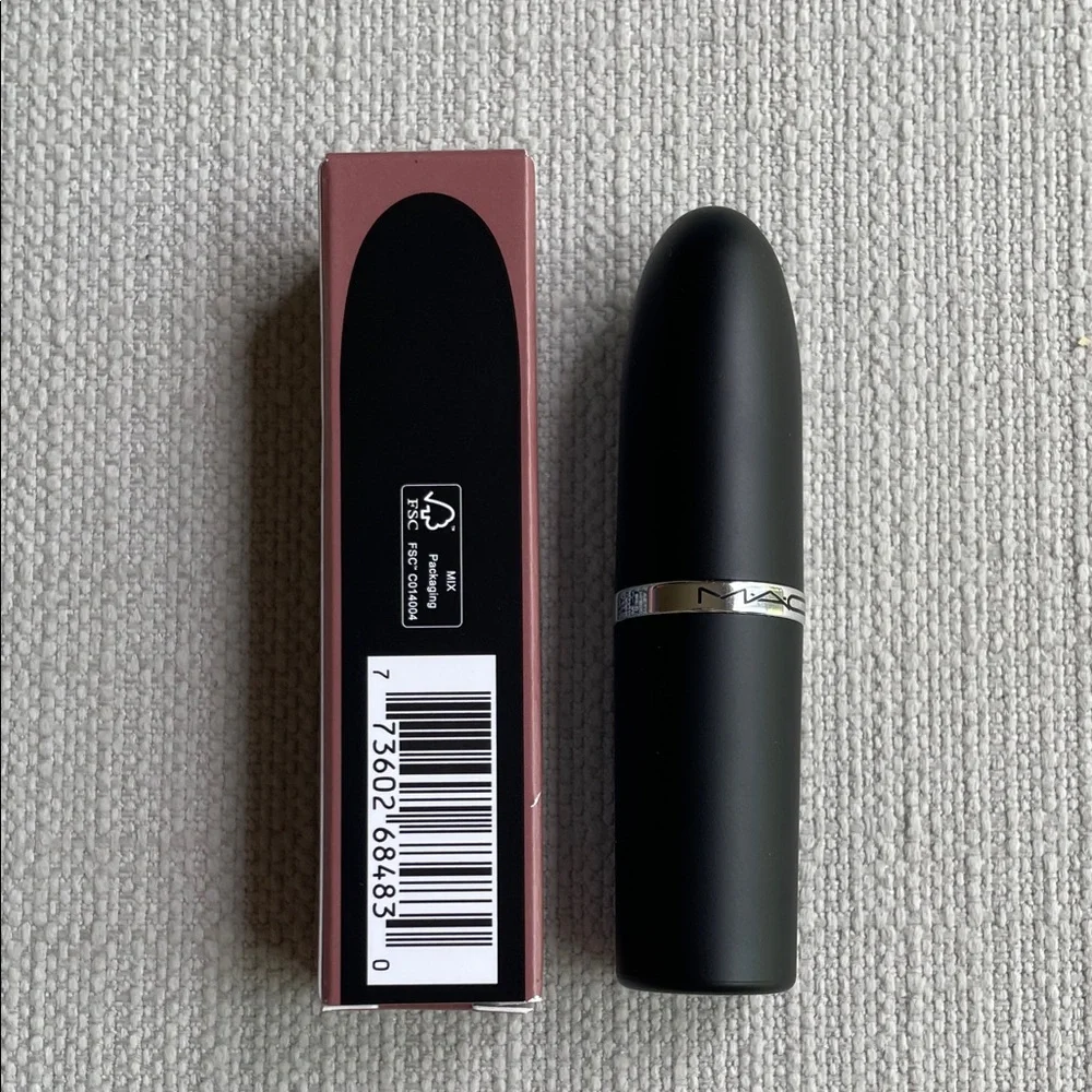 MAC Cosmetics 669 warm teddy silky matte Lipstick